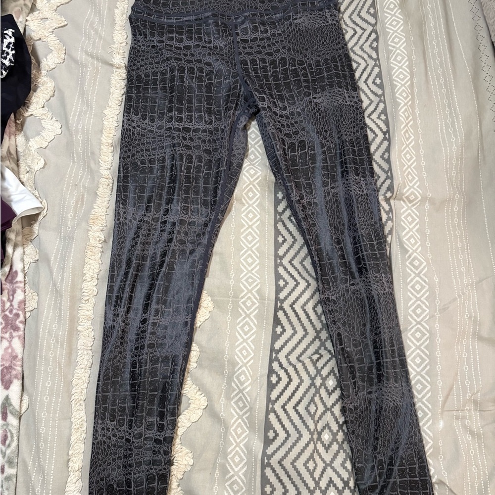 Zyia Active Crocodile Print Leggings Sz 12 NWOT